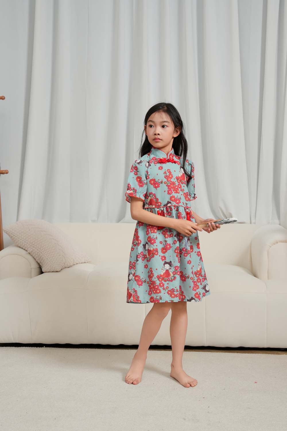 Singapore Souvenir Gift Little Girl Dancing Among Red Plum Flowers Baby Kids Girl Cheongsam Dress 0853 - Little Kooma