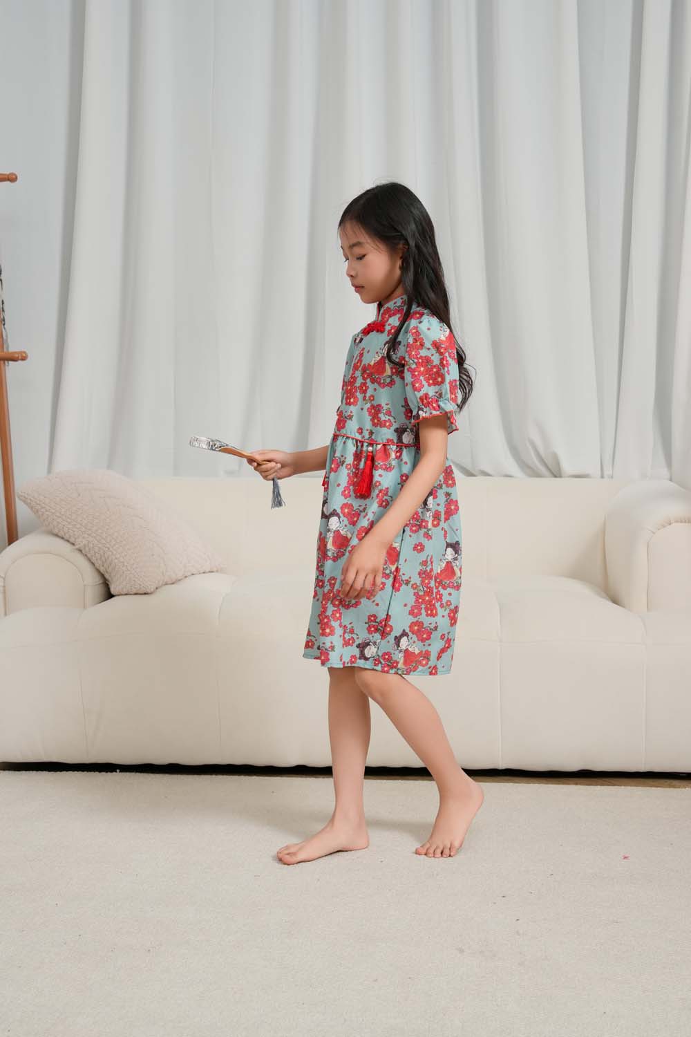 Singapore Souvenir Gift Little Girl Dancing Among Red Plum Flowers Baby Kids Girl Cheongsam Dress 0853 - Little Kooma