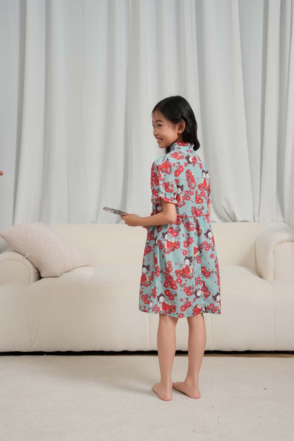 Singapore Souvenir Gift Little Girl Dancing Among Red Plum Flowers Baby Kids Girl Cheongsam Dress 0853 - Little Kooma