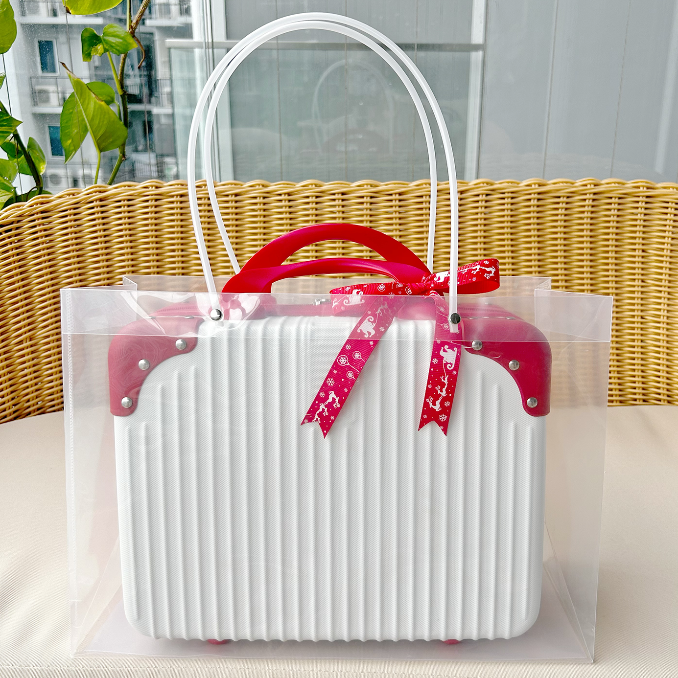 New Born Baby Boy Girl Christmas LED Light Layette Plush Blanket Snowman Suitcase Mummy Makeup Box Gift Hamper New Born Baby Gift Box Set - Little Kooma