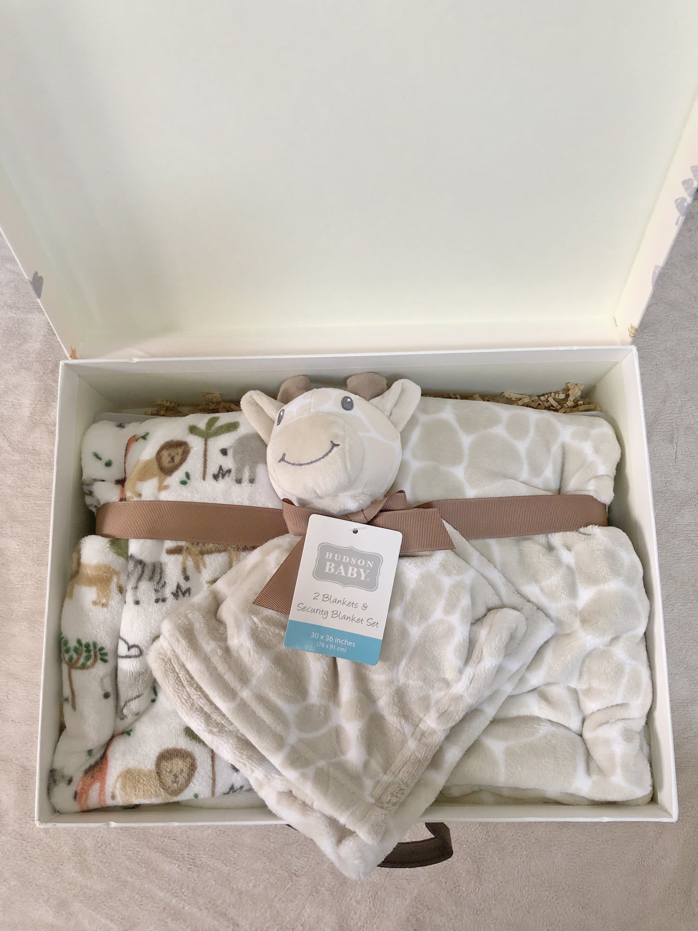 New Born Baby Boy LED Light Gift Box 7 Pcs Giraffe Set - Little Kooma