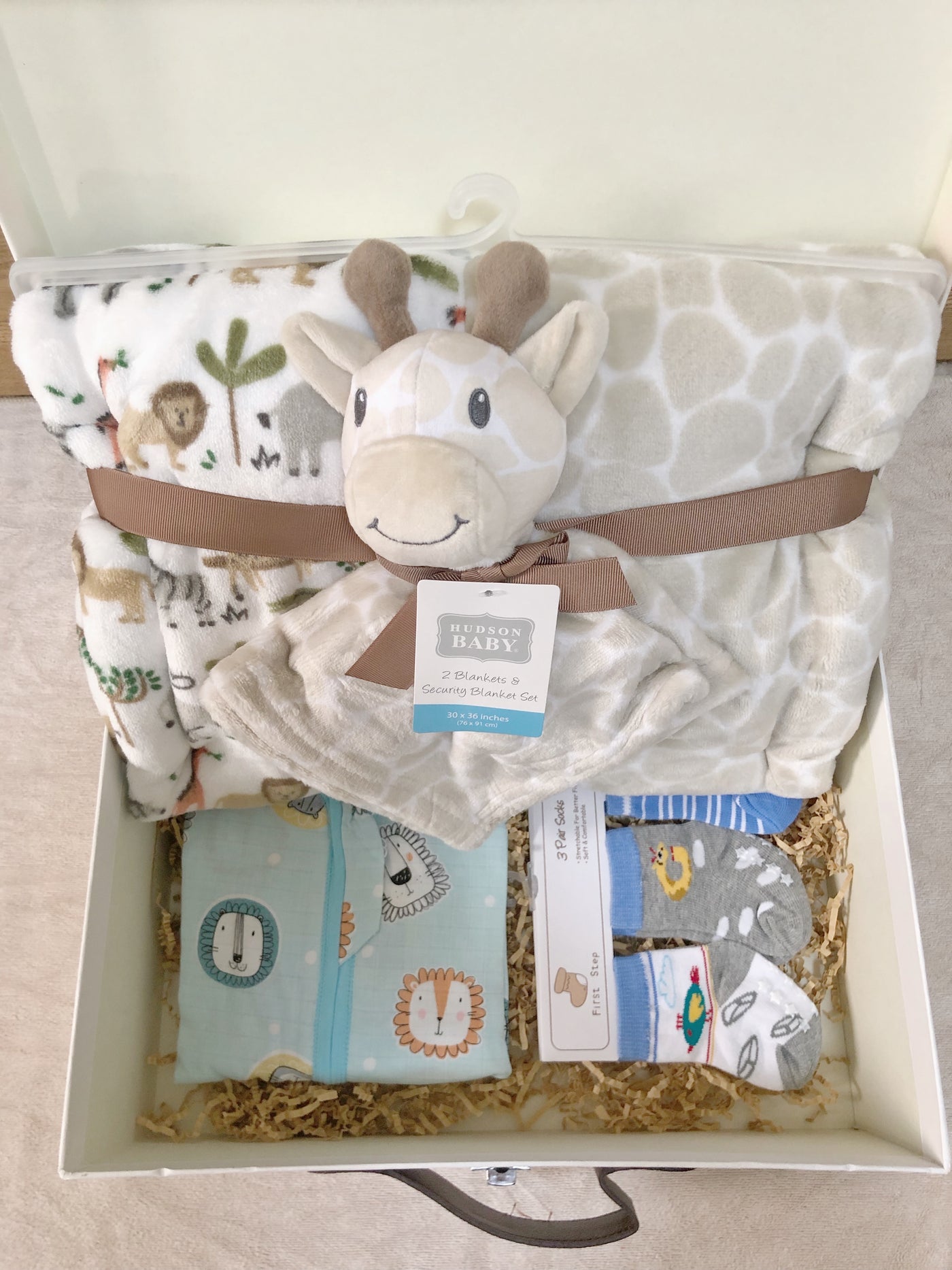 New Born Baby Boy LED Light Gift Box 7 Pcs Giraffe Set - Little Kooma