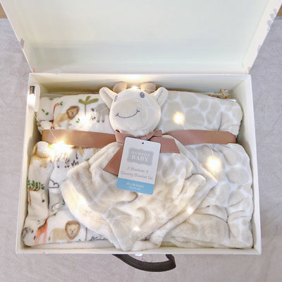 New Born Baby Boy LED Light Gift Box 7 Pcs Giraffe Set - Little Kooma
