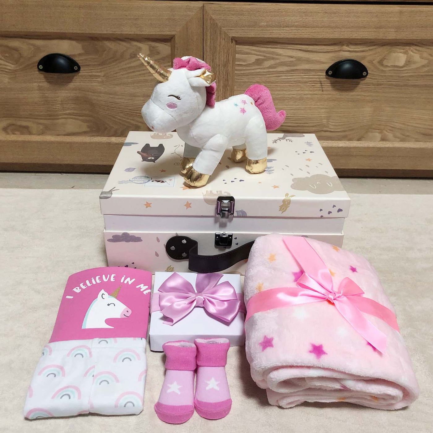 New Born Baby Girl LED Light Gift Box 6 Pcs Set - Little Kooma